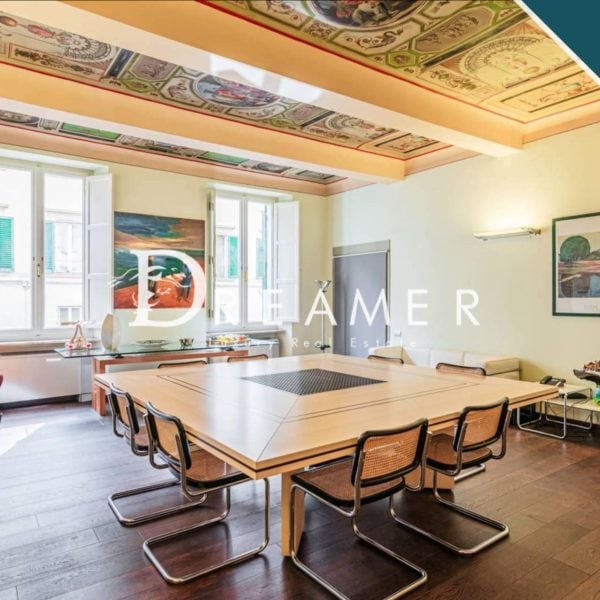 Bright Apartment with Terrace in the Center of Florence-1_254447