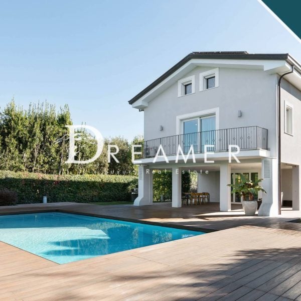 Exclusive Villa with Pool and Spa in Forte dei Marmi-0_250011