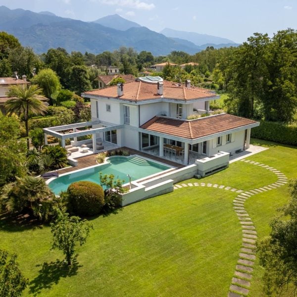 Magnificent Villa with Pool in Forte dei Marmi