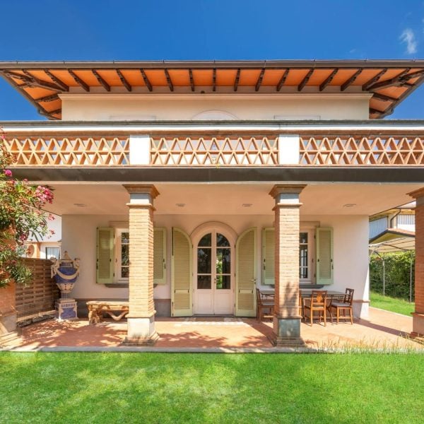 Villa with Garden, Forte dei Marmi