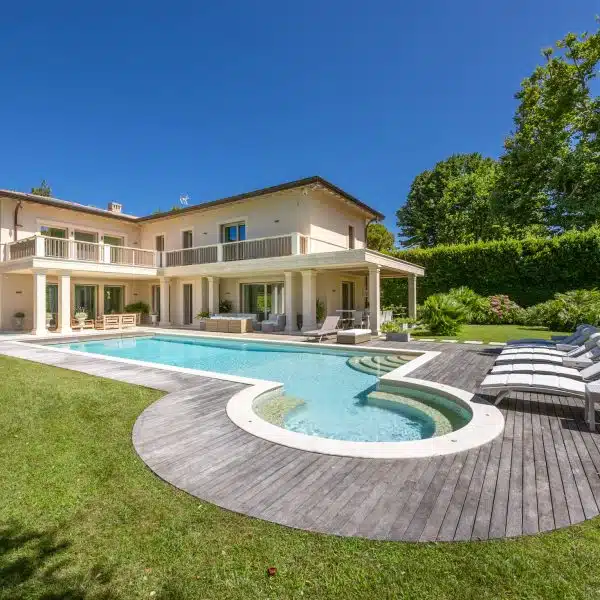 Luxury Villa with Pool in Forte dei Marmi-1_330832