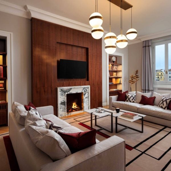 Prestigious Apartment with Parking Space on Lungarno Vespucci-1_397775