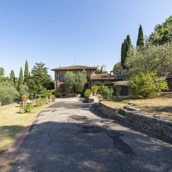 Splendid Tuscan Villa on the Hills of Florence-1_406739