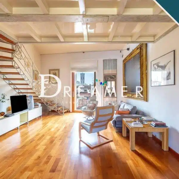 Elegant Apartment with Duomo View in Florence-1_250408