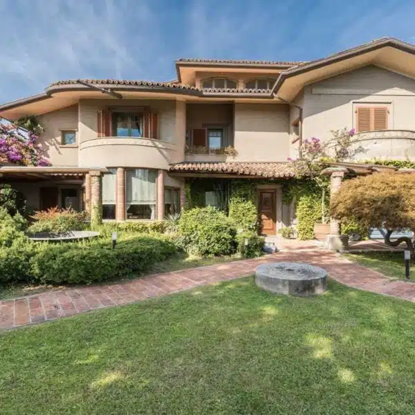 Villa with Garden in Forte dei Marmi-8_372314