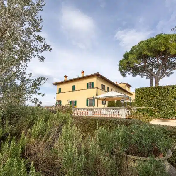 Portion of a Villa with Pool in the Hills of Florence-0_429718