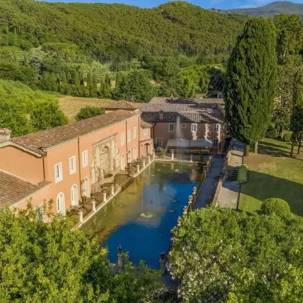 Luxurious Historic Villa with Pool in a Typical Tuscan Village-0_281493