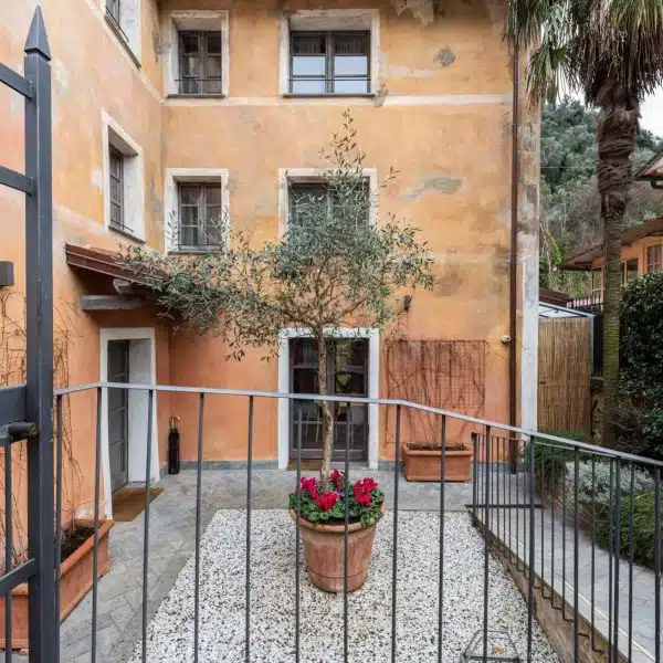 Elegant Apartment in Villa with Garden-0_252003