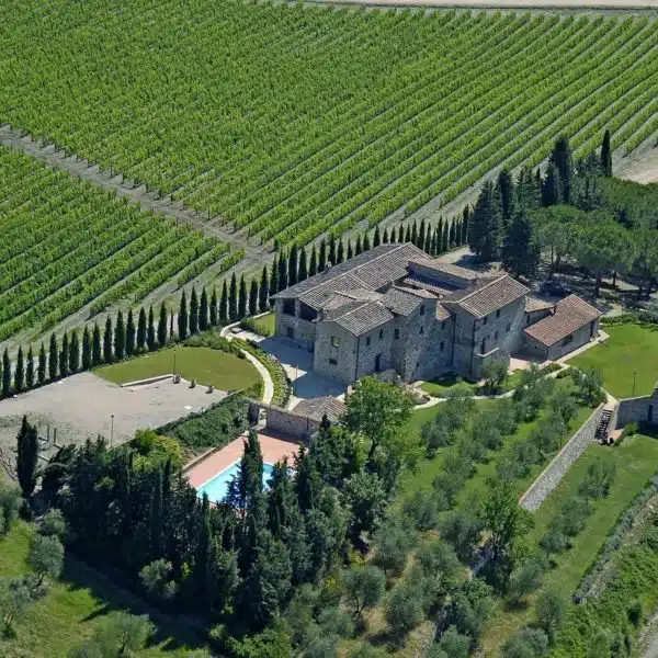 Luxury Farmhouse with a Pool in the Heart of Chianti-0_270332