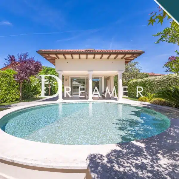 Luxury Villa with Pool in Forte dei Marmi-0_247830