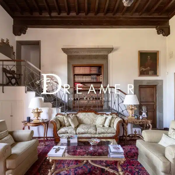 Prestigious Portion of a Villa in Florence-0_401490