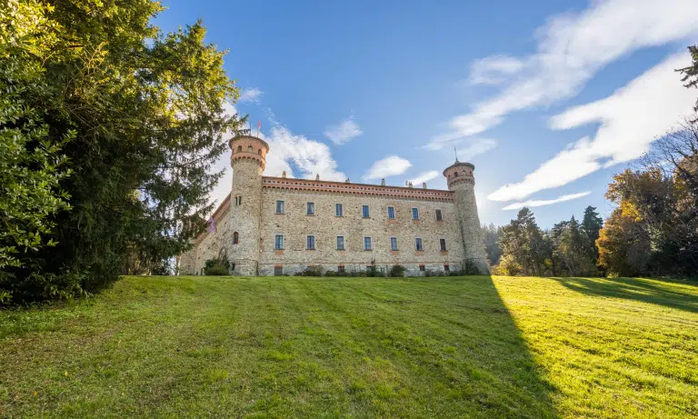 Historic Luxury Castle Near Milan: An Iconic Investment Opportunity